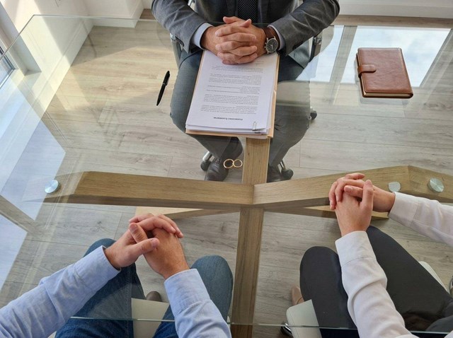 Cuando no hay acuerdo, hay defensa: divorcio contencioso con hijos en Narón - Imagen 1